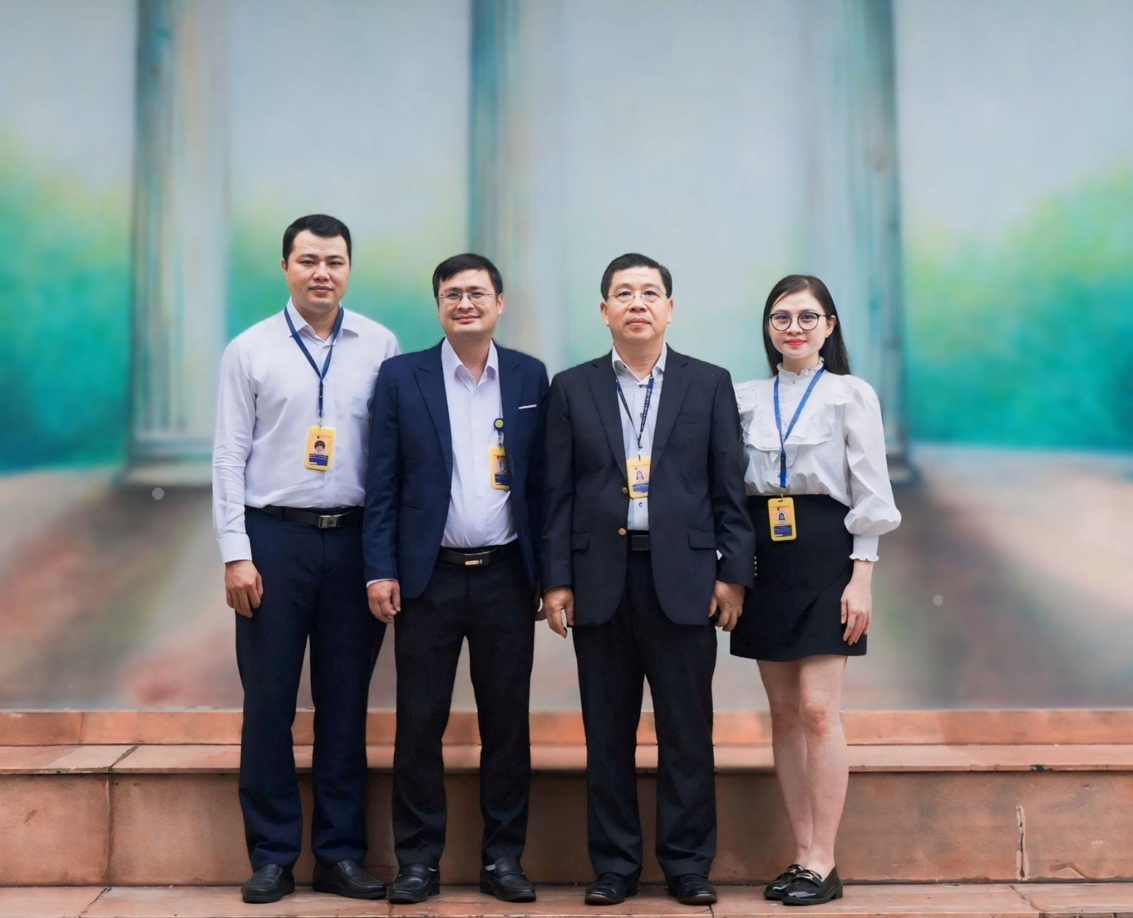 Bảo vệ luận văn tốt nghiệp ngành Luật