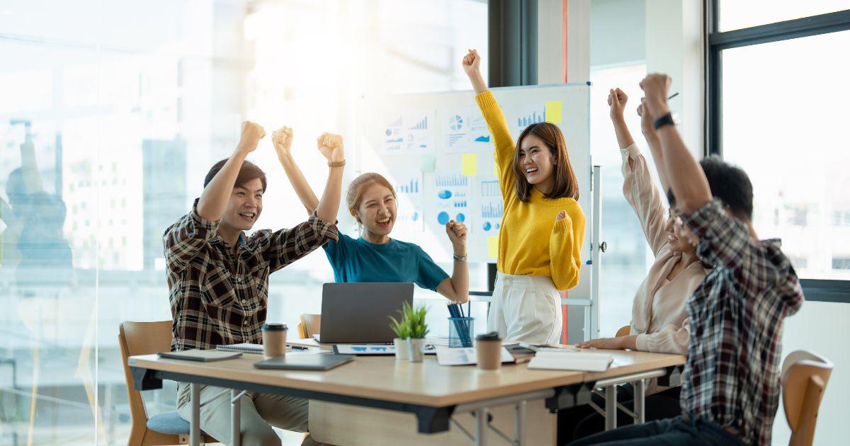 Bí quyết thành công khi tham gia CLB Luật bao gồm xác định mục tiêu, tham gia tích cực, chủ động học hỏi, tự giác rèn luyện và xây dựng mối quan hệ.