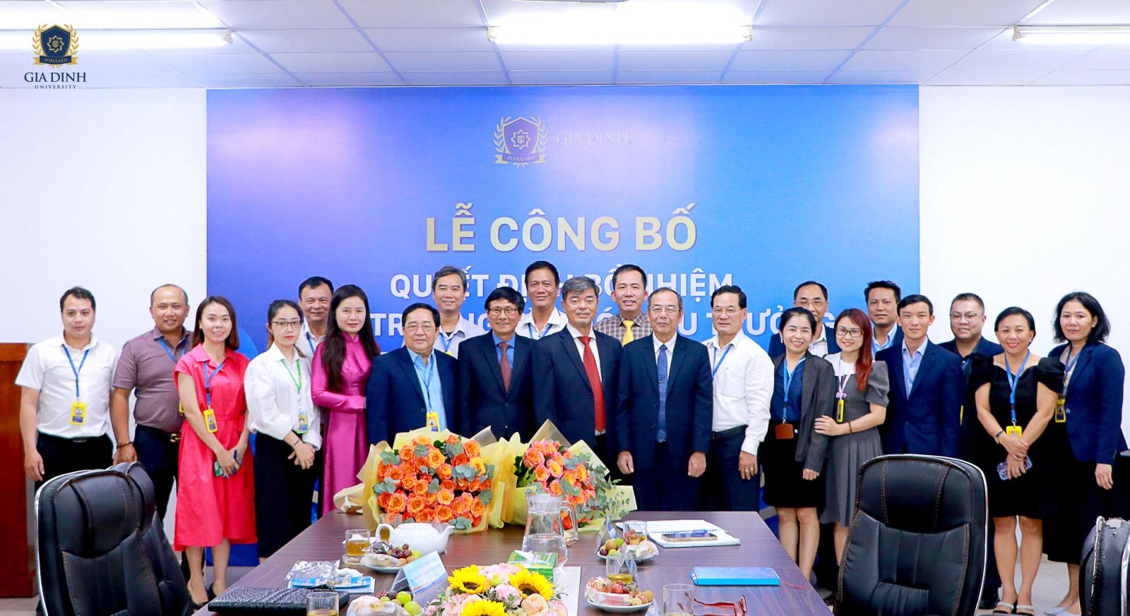 Biểu tượng hòa bình và hợp tác quốc tế, thể hiện sự đoàn kết và phát triển