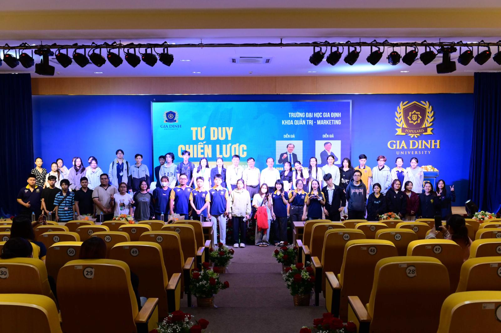 Câu hỏi thường gặp về mức lương và sự nghiệp chuyên viên pháp lý trong các tổ chức quốc tế.