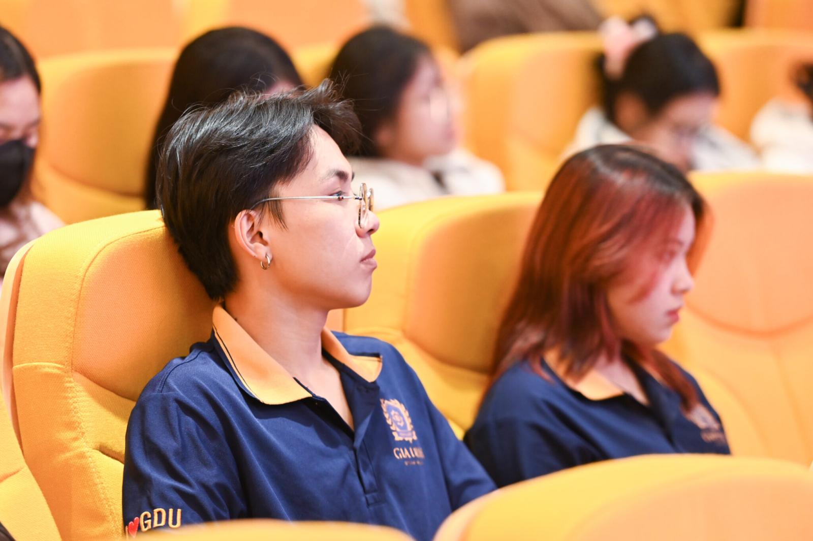 Chọn trường đào tạo luật uy tín để có nền tảng vững chắc