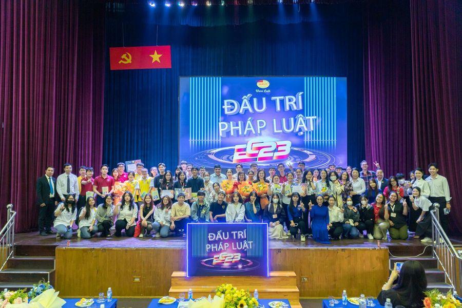 Chúc bạn thành công ngành Luật