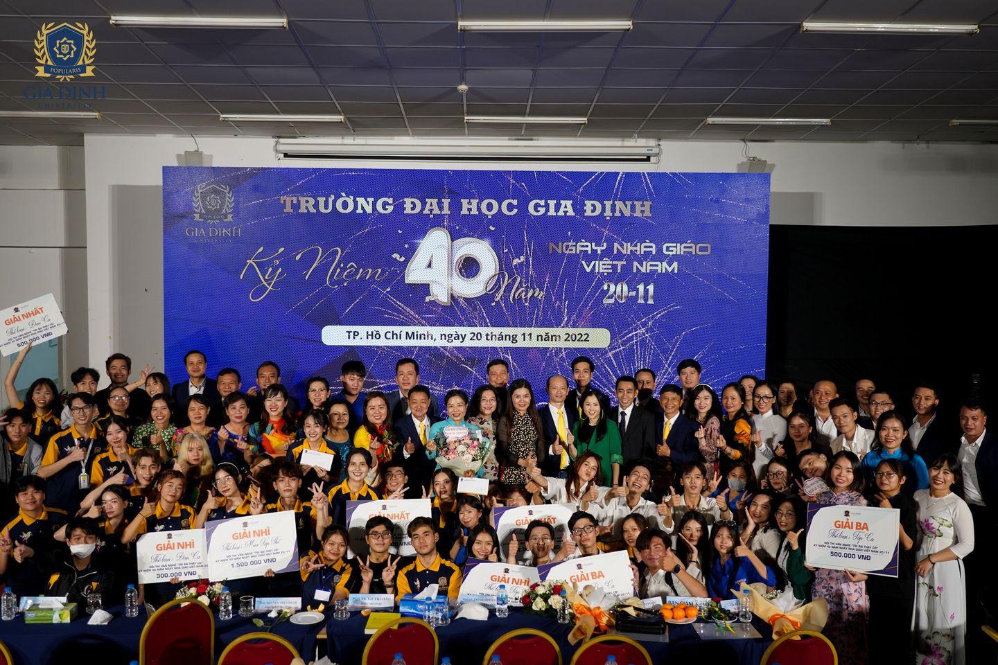 Chương trình đào tạo Cử nhân Luật toàn diện và chuyên sâu