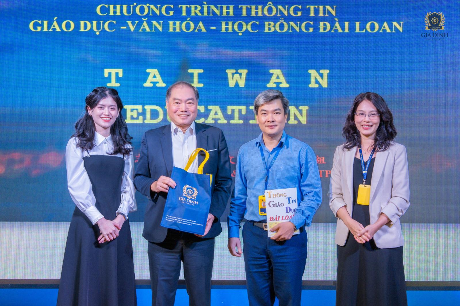 cơ hội học bổng du học ngành luật trên thế giới