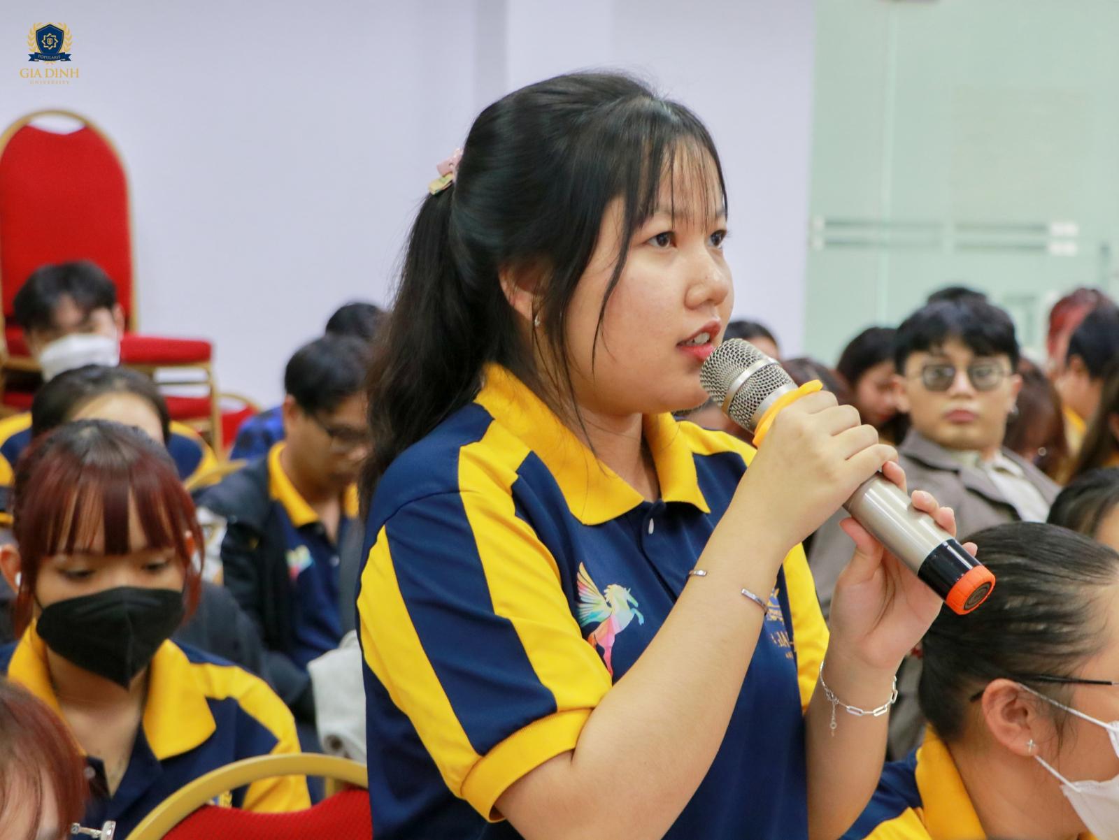 Cựu sinh viên luật tư vấn cho doanh nghiệp