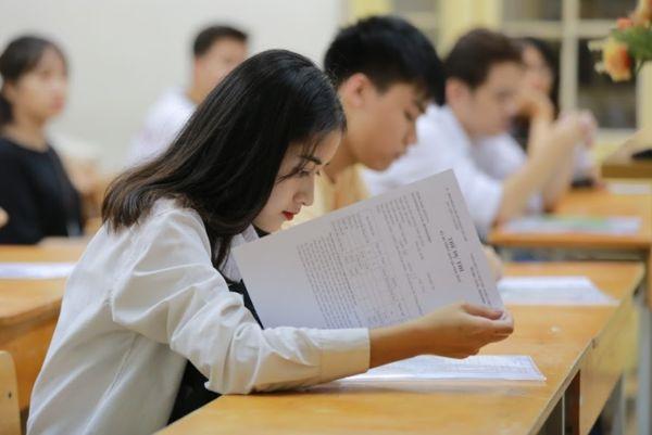 Học ngành Luật để làm gì? Hình ảnh minh họa các kỹ năng cần thiết để thành công trong ngành Luật, bao gồm kỹ năng giao tiếp, tư duy phản biện, giải quyết vấn đề.
