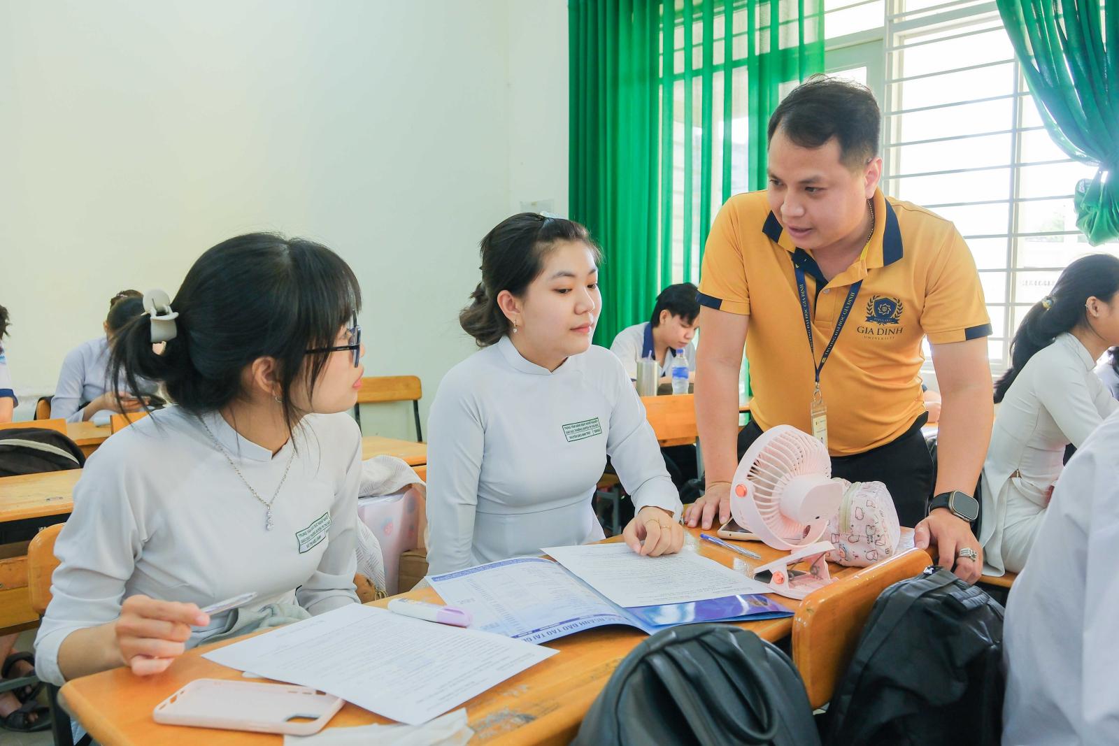 Kỳ thi đại học là phương thức xét tuyển quan trọng, đánh giá năng lực học sinh toàn quốc