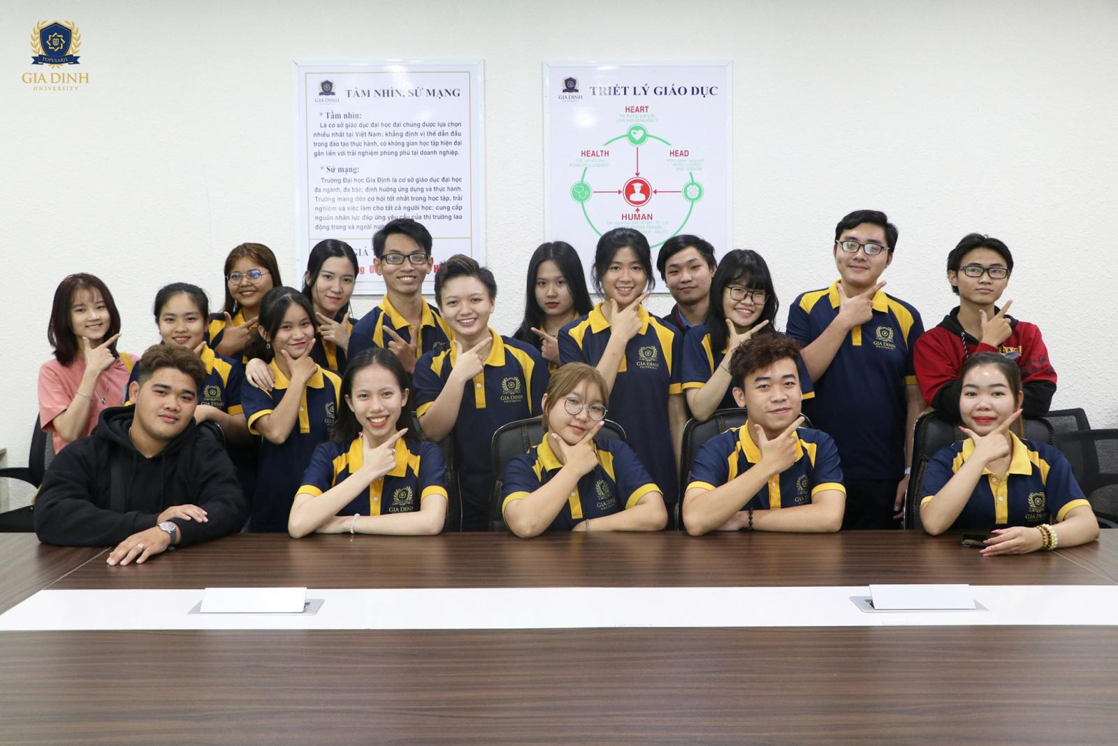 Lịch trình hoạt động đa dạng của câu lạc bộ văn hóa cho sinh viên