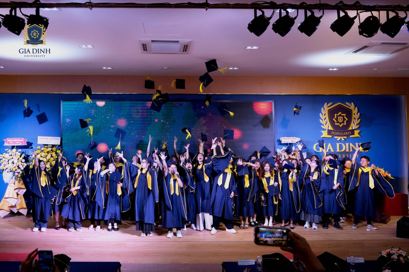 mạng lưới quan hệ trong sự kiện học thuật