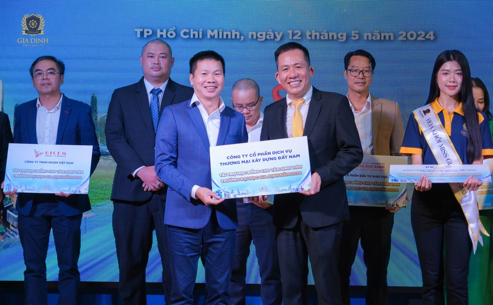 Mức lương của luật sư hôn nhân gia đình