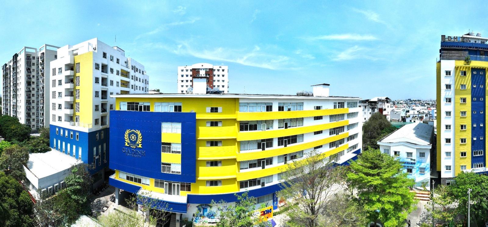 Ngành Luật tuyển sinh online linh hoạt, chủ động thời gian học tập, tiết kiệm chi phí.
