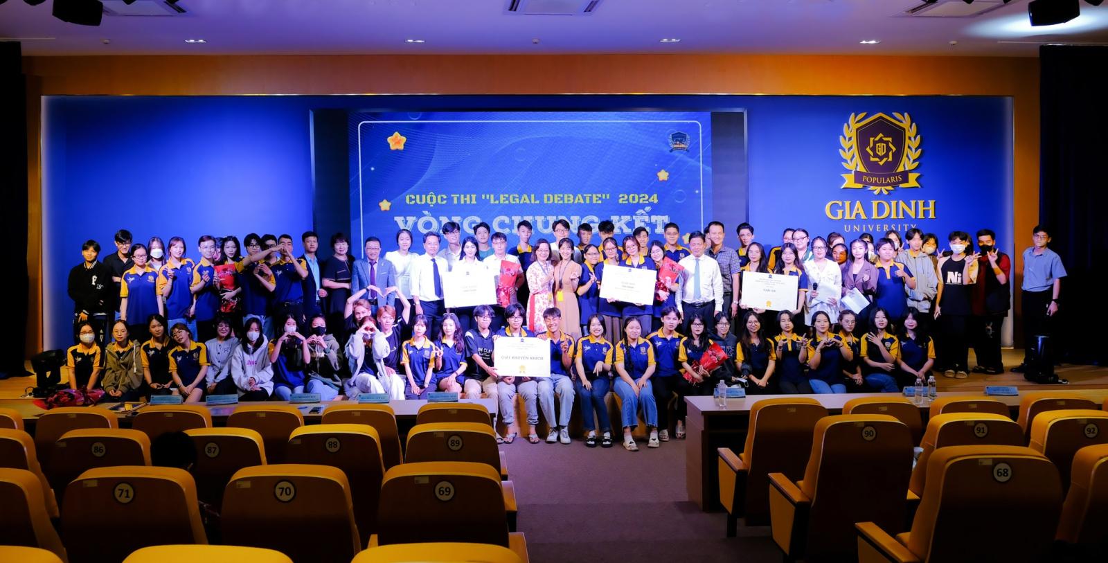 Nghiên cứu đề tài chuẩn bị cho cuộc thi tranh luận pháp lý