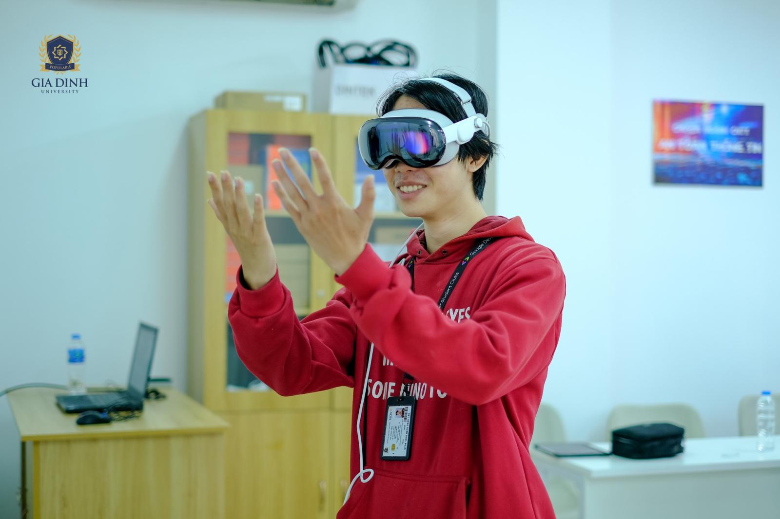 Người học luật online trên máy tính