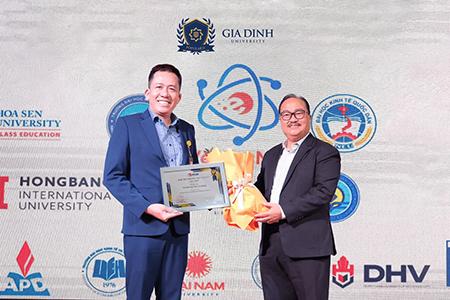 Nguồn Tài Liệu Ôn Thi Luật Công Lý Đa Dạng và Chất Lượng