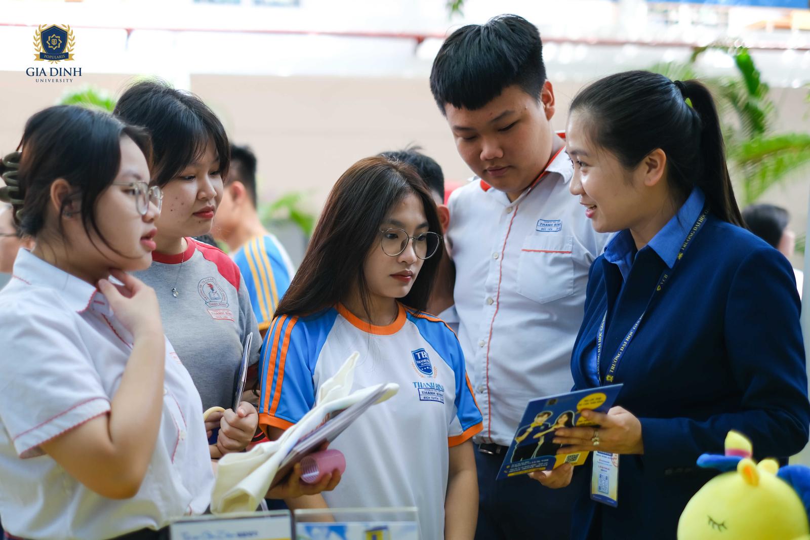 Nguyên liệu và dụng cụ cần thiết cho phiên tòa giả định