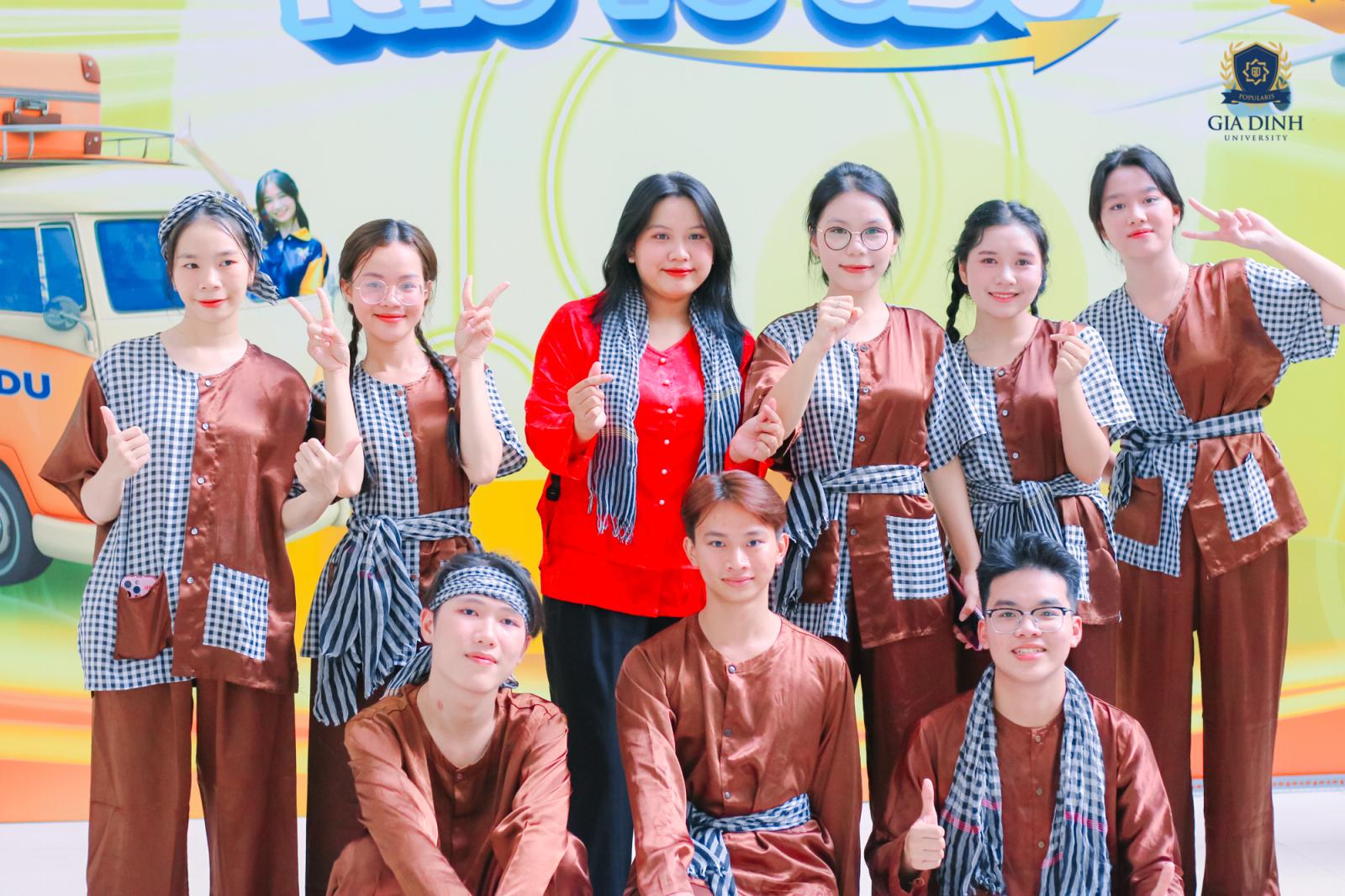 Sinh viên tham gia các hoạt động ngoại khóa tại trường đại học