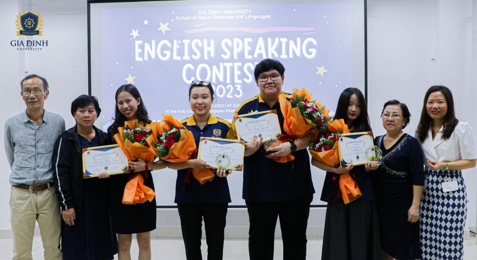 sinh viên luật giành giải nhất cuộc thi