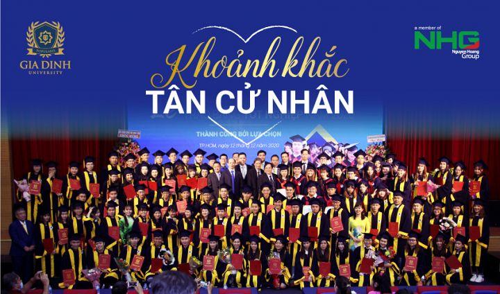 Sinh viên luật quốc tế nhận bằng tốt nghiệp