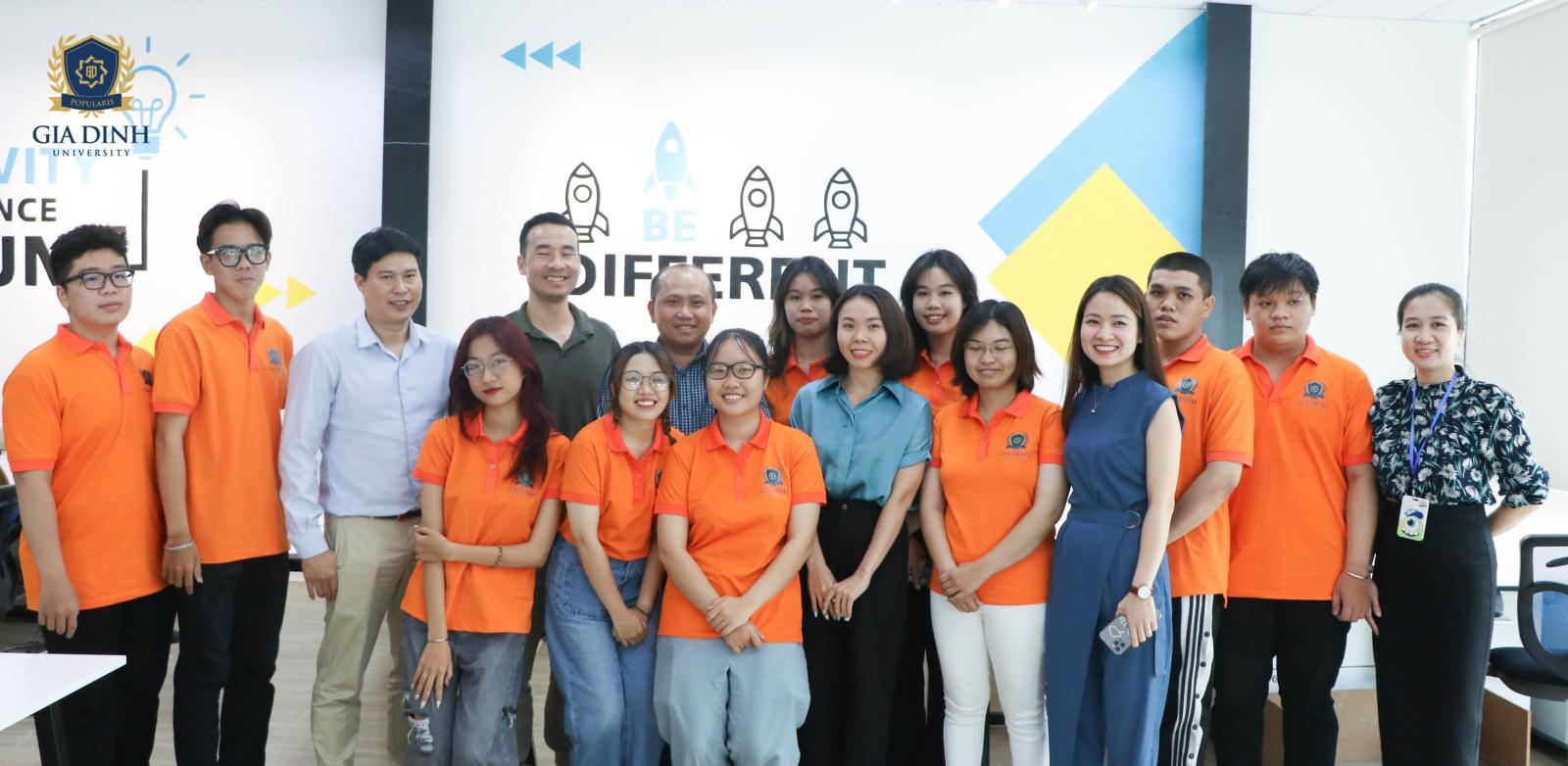 Sinh viên Luật thực tập tại văn phòng luật, làm quen với công việc thực tế