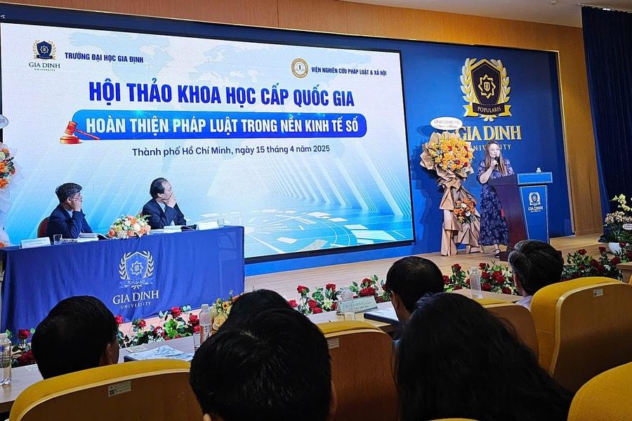 Luật sư đối mặt với thách thức công nghệ
