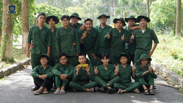 Sinh viên luật đang học