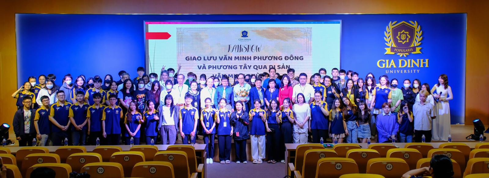 Tiến sĩ Nguyễn Thị An, một giảng viên luật giàu kinh nghiệm, chia sẻ về niềm đam mê với nghề.